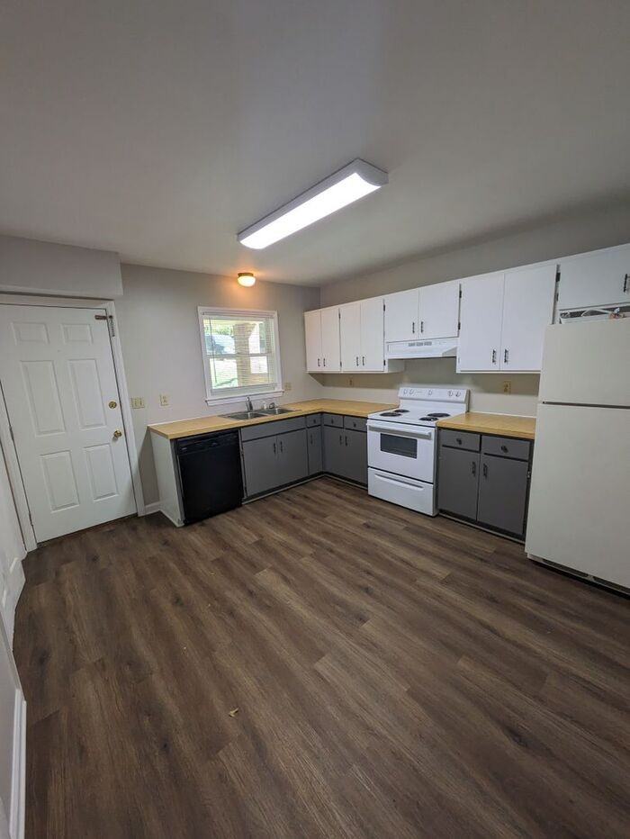 228 Park Ln - Photo 2 of 8