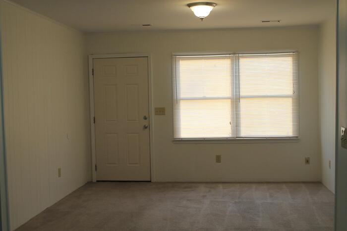 805 S Caldwell St - Photo 2 of 10