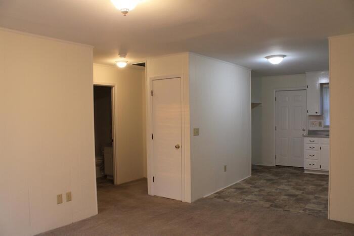 805 S Caldwell St - Photo 5 of 10