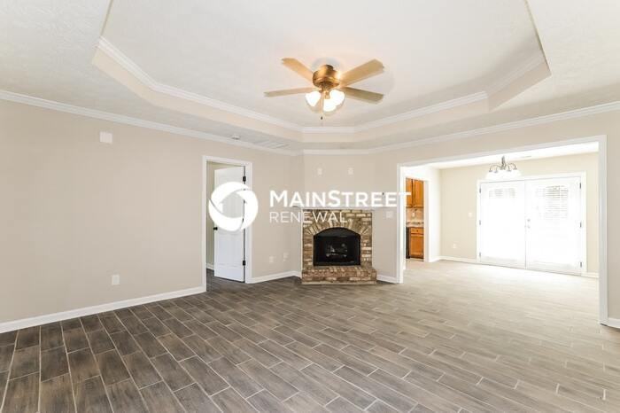 145 Windsong Dr - Photo 4 of 17