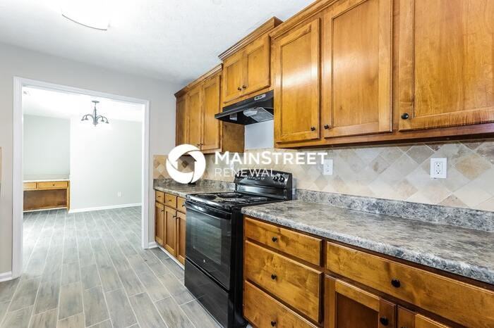 145 Windsong Dr - Photo 7 of 17