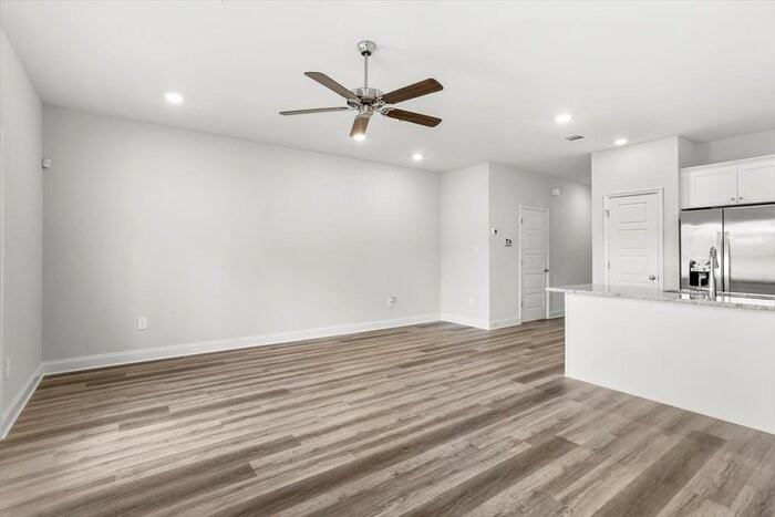 12314 Sinclaire Dr - Photo 7 of 41