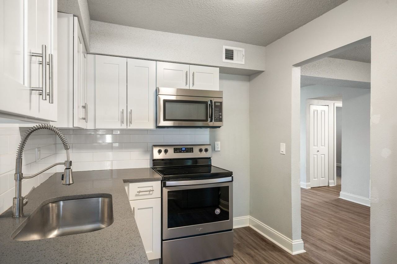 Pendleton Heights Apartments - Photo 2 of 22