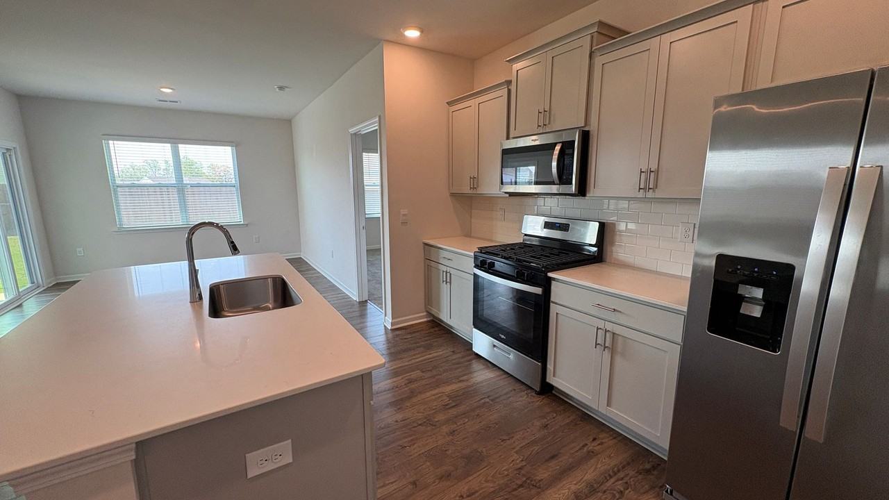 130 Fenwick Dr - Photo 3 of 23