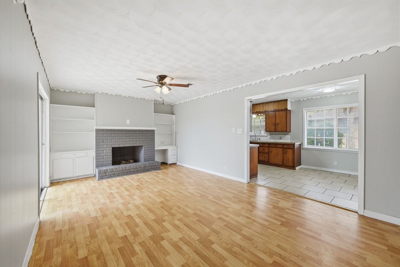 228 N 4th St - Photo 3 of 14