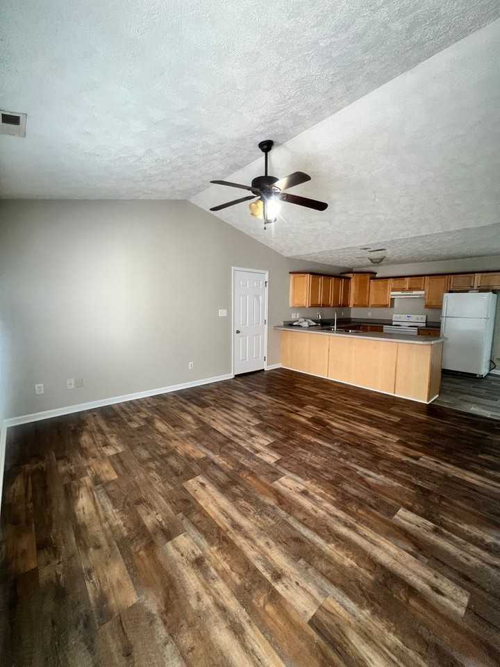 101 Sweet Bay Dr - Photo 2 of 13