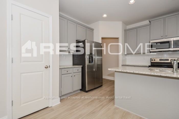 3038 Faireno Pl - Photo 3 of 24