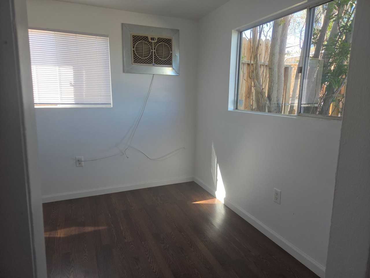 6535 Bullion Ave - Photo 4 of 39