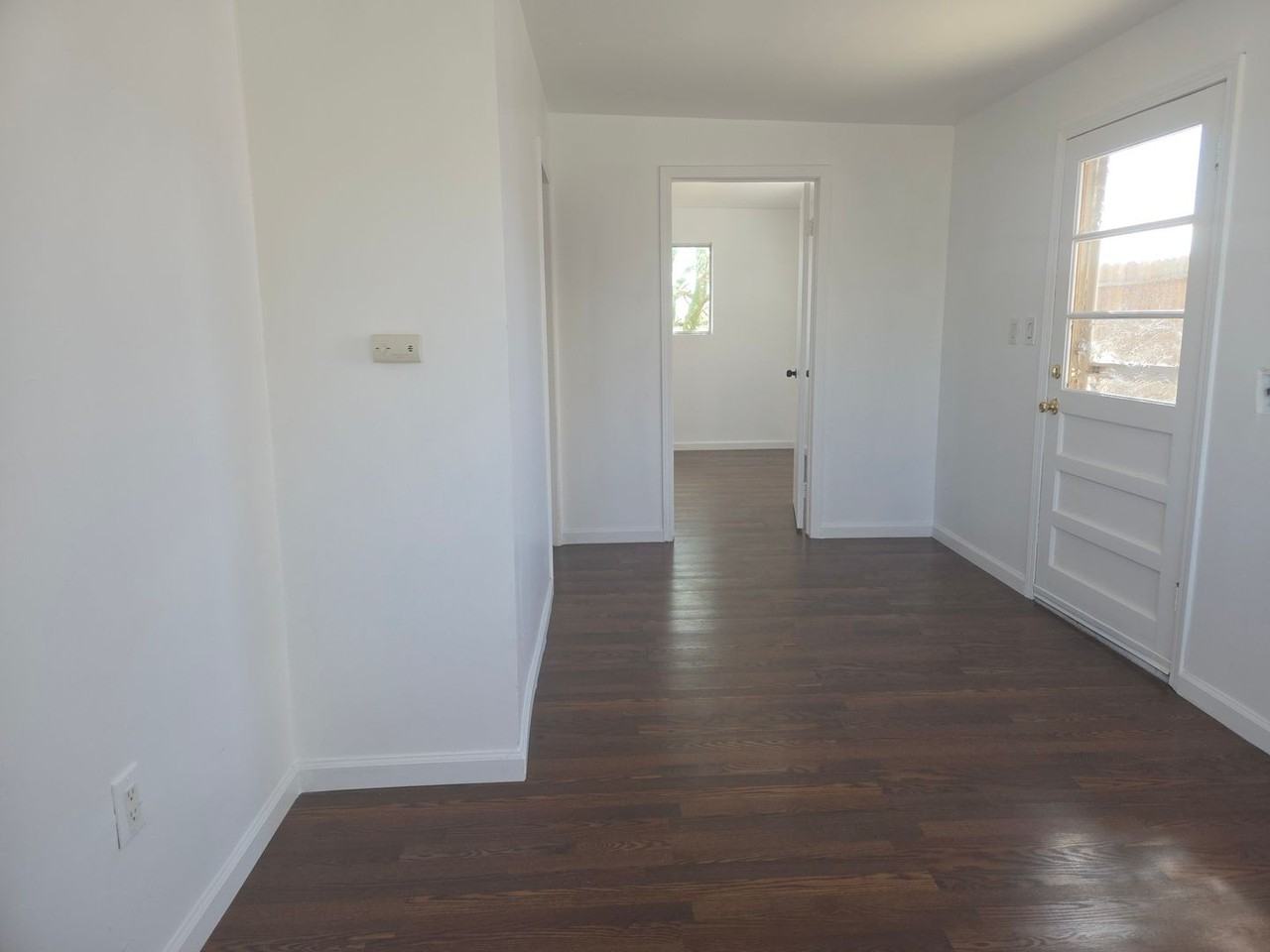 6535 Bullion Ave - Photo 7 of 39