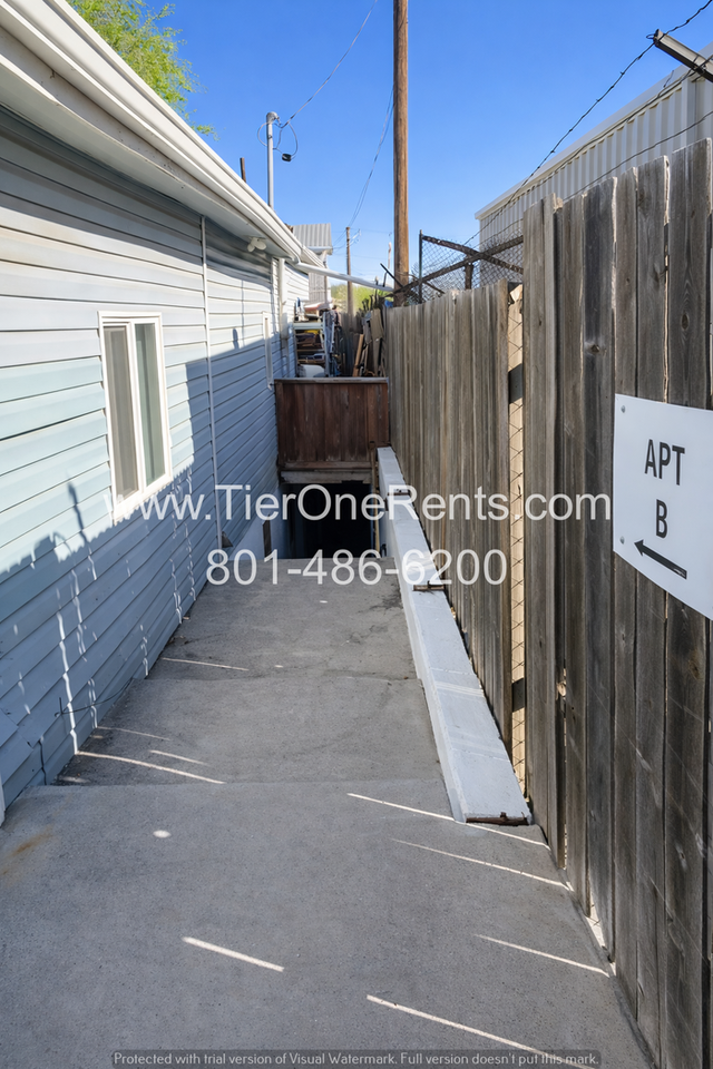 2713 S 9200 W #B - Photo 3 of 21