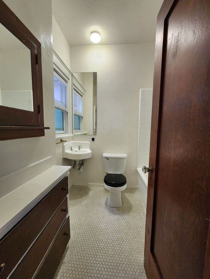 2544 A St - Photo 6 of 12