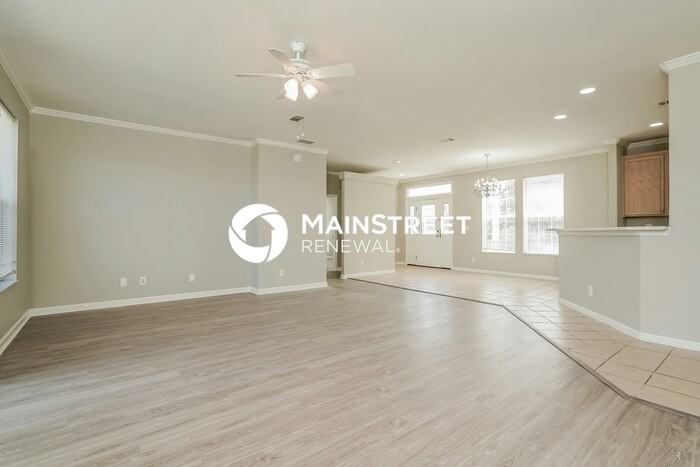 603 E 8th St - Photo 3 of 16