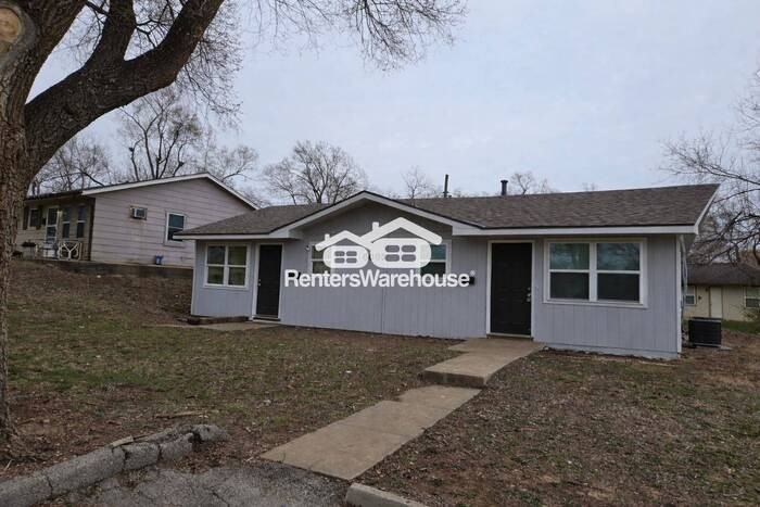 6003 E 153rd Ter #A - Photo 3 of 8