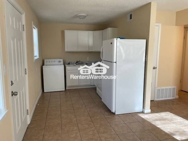 6003 E 153rd Ter #A - Photo 4 of 8