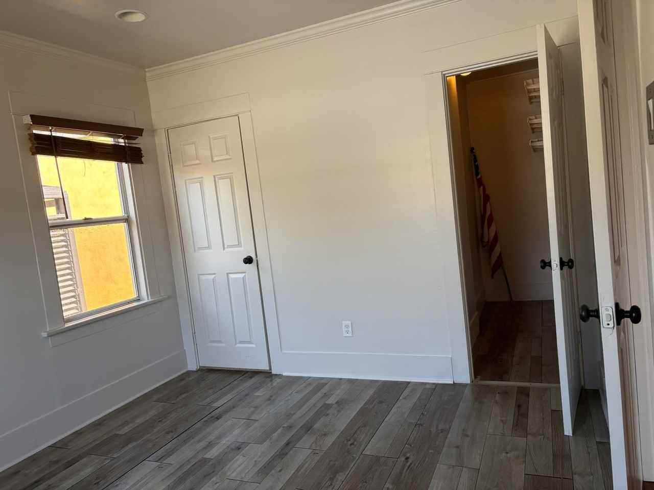 2616 S Denison Ave - Photo 2 of 17