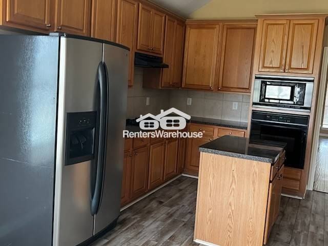 3821 Island Ct - Photo 4 of 11