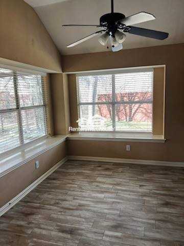 3821 Island Ct - Photo 7 of 11