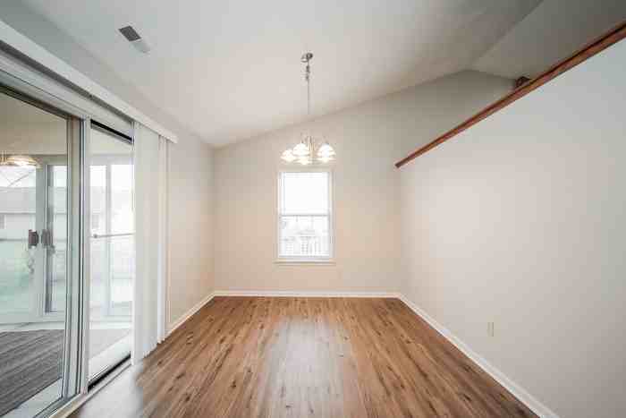 205 Randell Ct - Photo 3 of 12