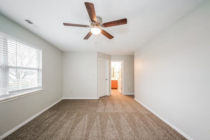 205 Randell Ct - Photo 5 of 12