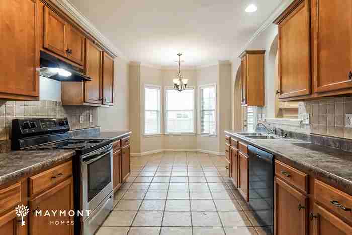 1023 Kerry Dr - Photo 6 of 13