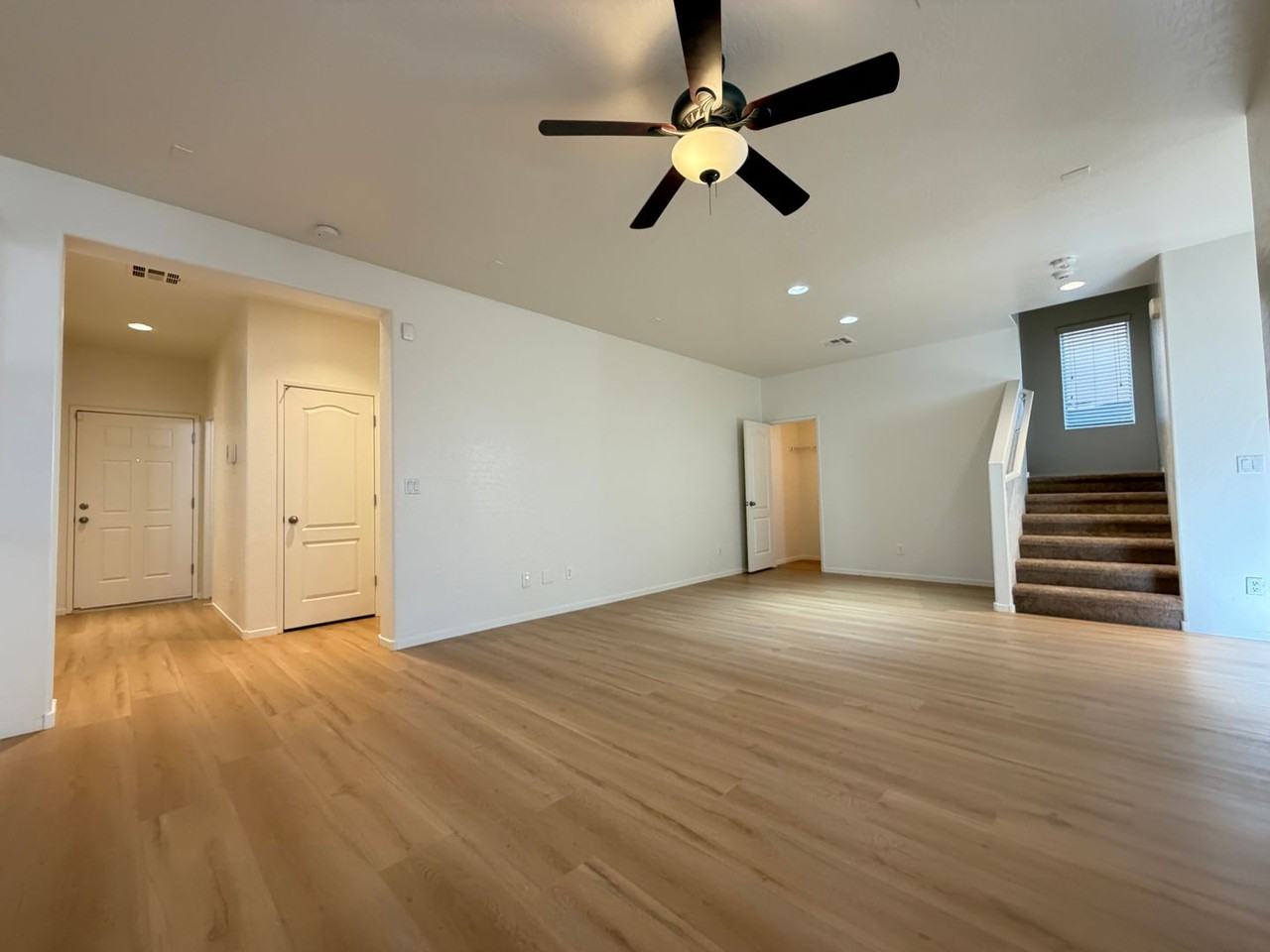 10559 La Campana St - Photo 2 of 12