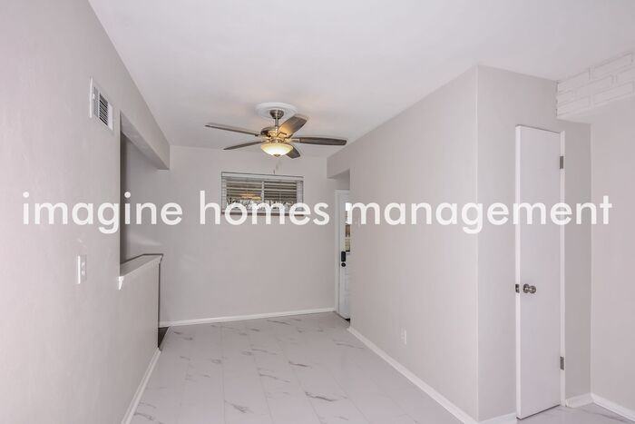 1020 Rockman Pl - Photo 4 of 14