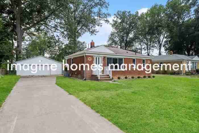 1952 Miriam Ave - Photo 3 of 16