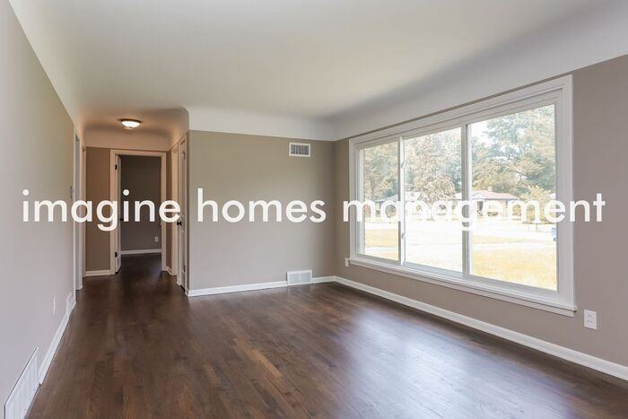 1952 Miriam Ave - Photo 4 of 16