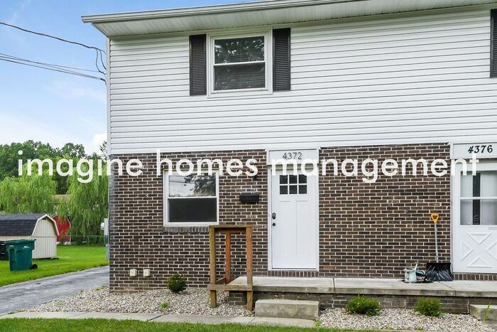 4372 Elmhurst Dr #1 - Photo 4 of 21