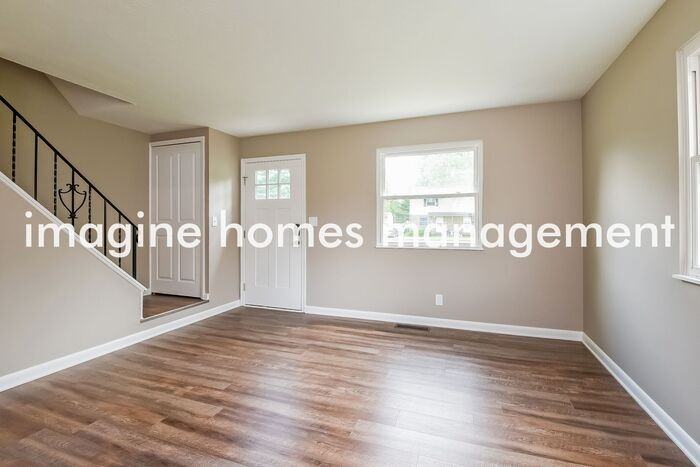 4372 Elmhurst Dr #1 - Photo 6 of 21