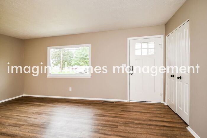 35143 Bainbridge Rd - Photo 4 of 14