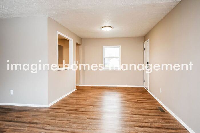 35143 Bainbridge Rd - Photo 6 of 14