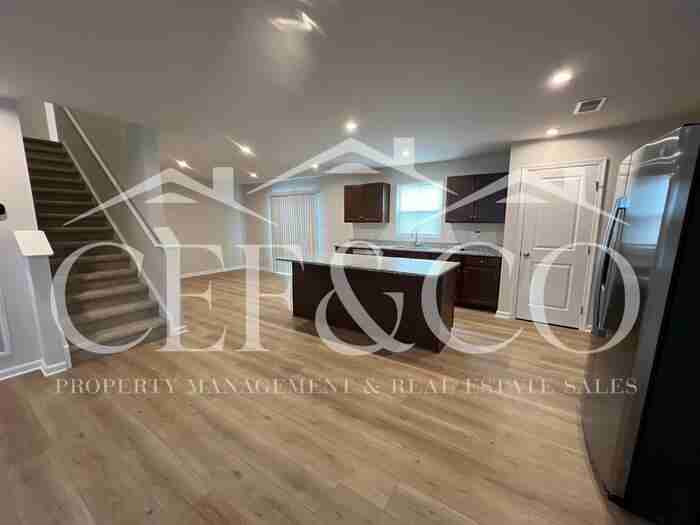 921 Delia Ave - Photo 4 of 37