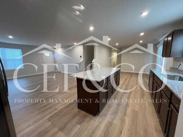 921 Delia Ave - Photo 6 of 37