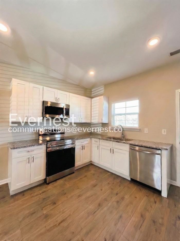 227 Tara Ct - Photo 2 of 27