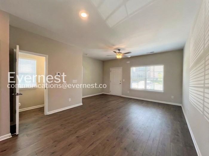 227 Tara Ct - Photo 5 of 27