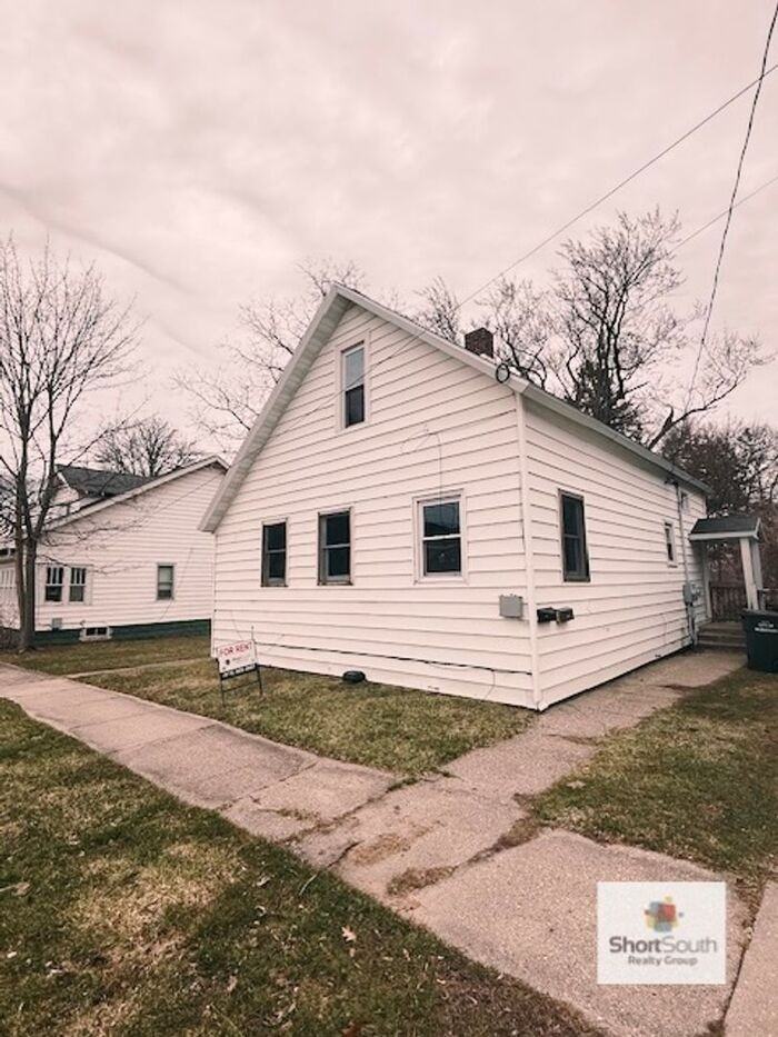 1450 Barclay St #1 - Photo 7 of 8