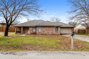 413 Maplewood St - Photo 1 of 1