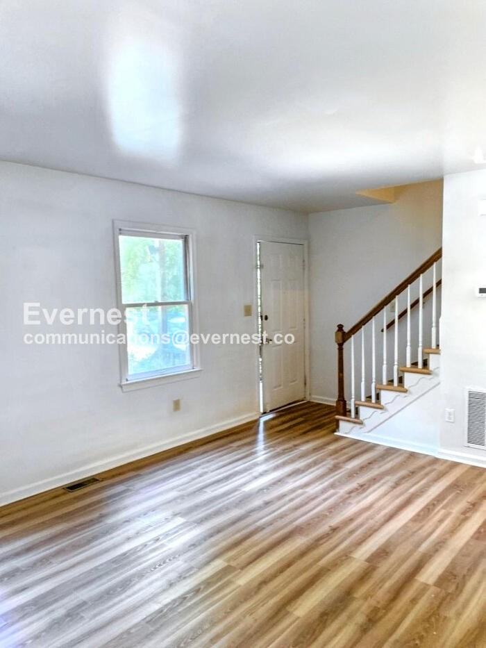 532 Neck O Land Rd Apt D - Photo 4 of 14