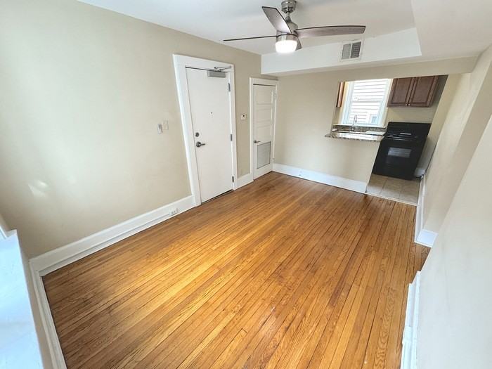 1217 Colonial Ave #B6 - Photo 4 of 12