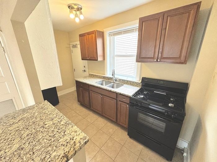 1217 Colonial Ave #B6 - Photo 6 of 12