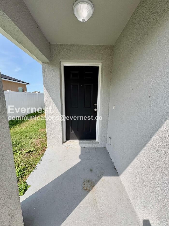 2219 15th Ave E - Photo 2 of 32