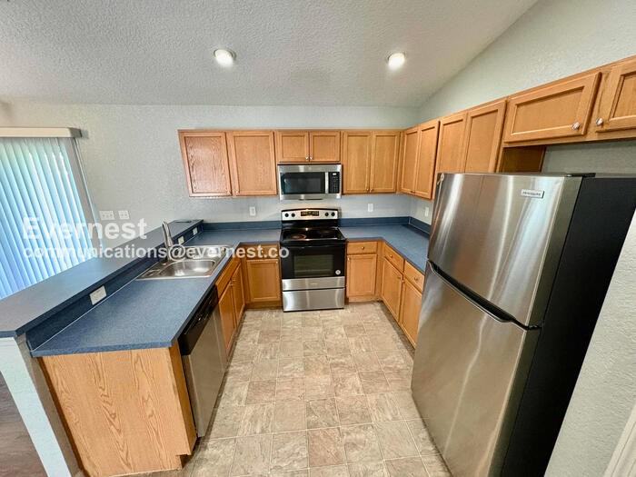 2219 15th Ave E - Photo 3 of 32