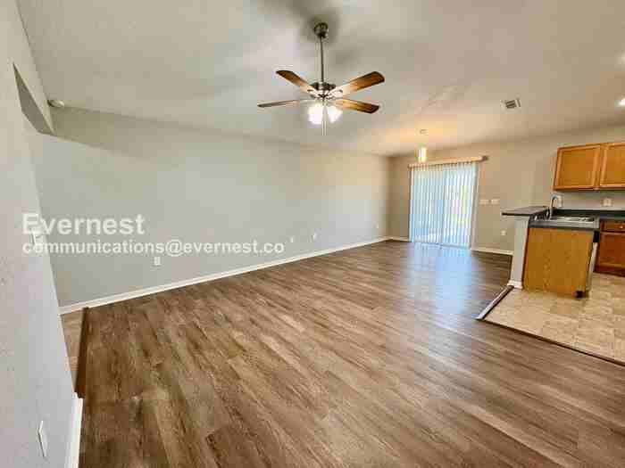 2219 15th Ave E - Photo 7 of 32