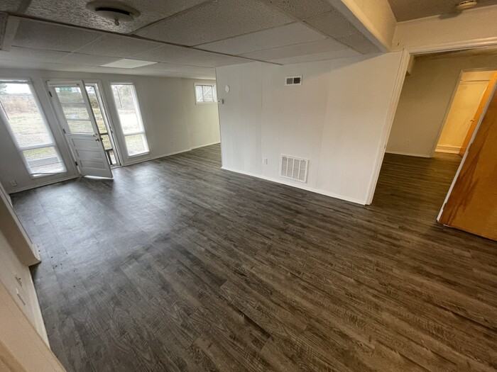 901 Marilyn Dr #B - Photo 3 of 13