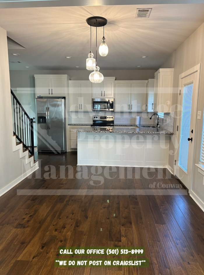 770 Spruce St - Photo 4 of 12