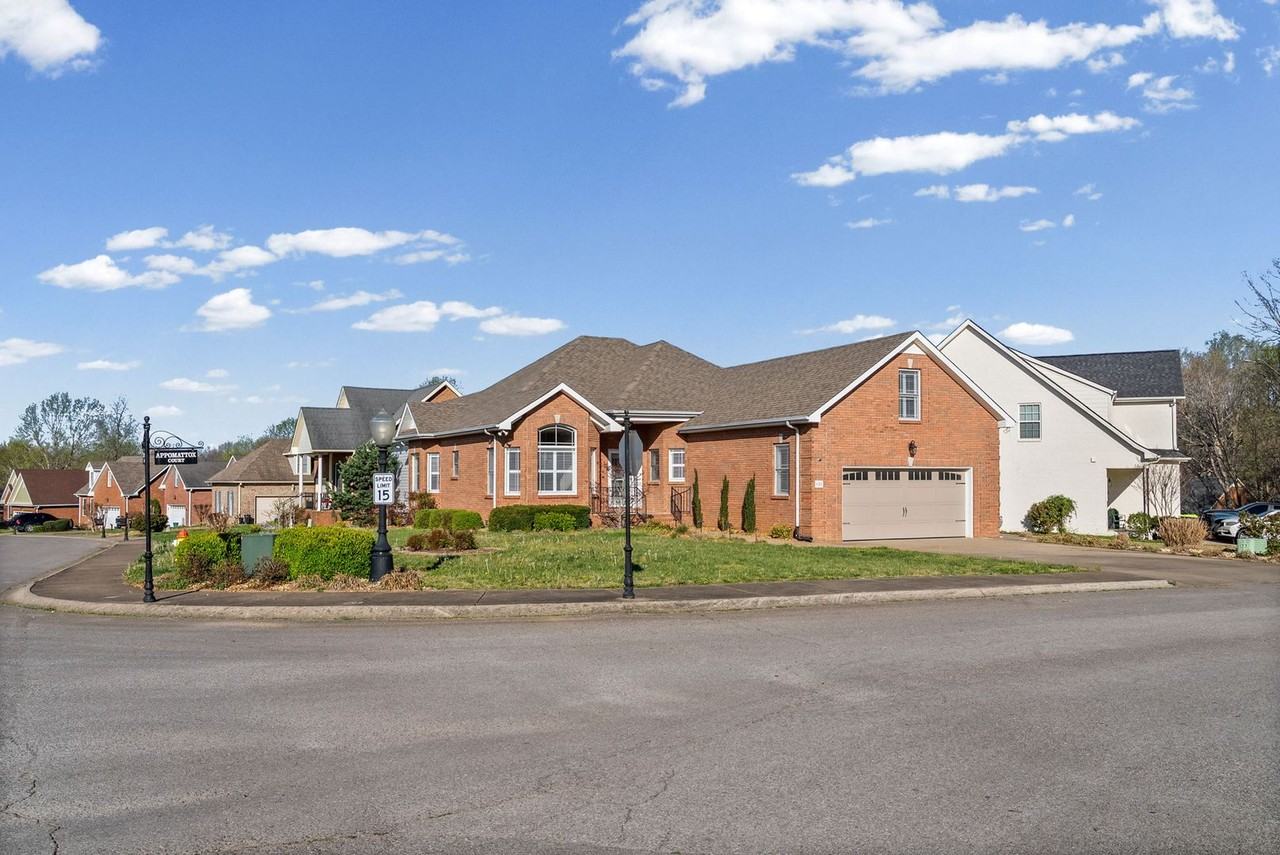 650 Appomattox Ct - Photo 3 of 38