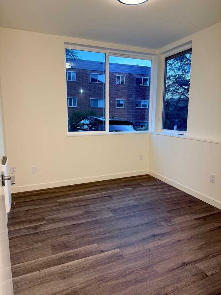 2529 29th Ave S #D - Photo 7 of 32