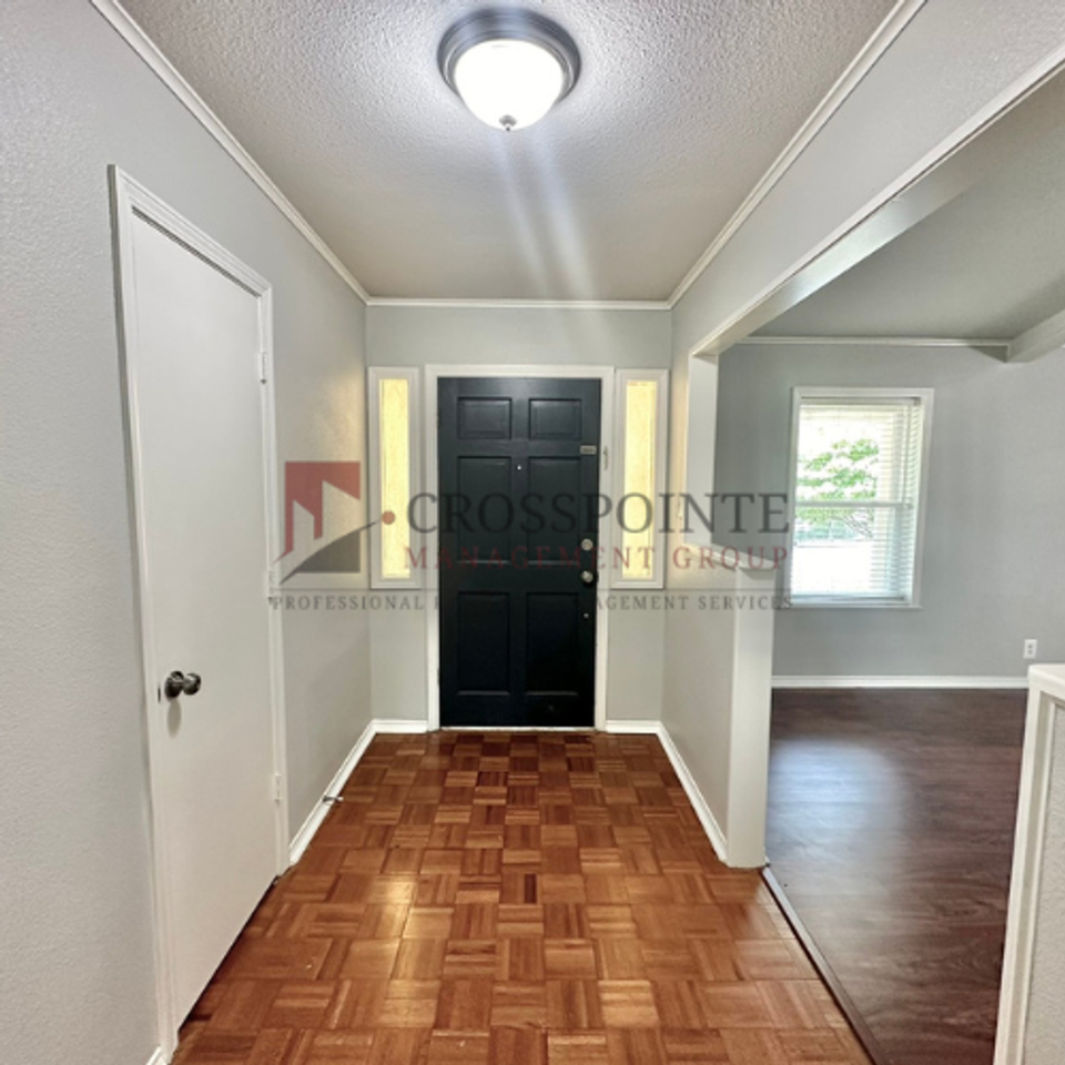 3921 Wakefield Dr - Photo 4 of 23