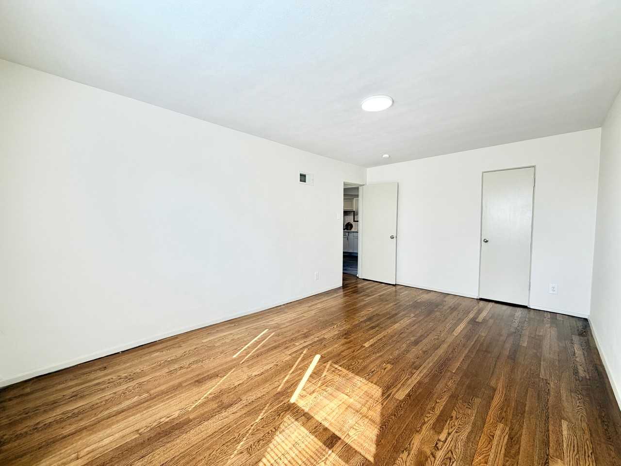 7180 Jamieson Ave #1E - Photo 6 of 12